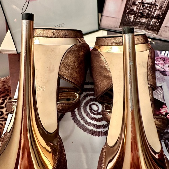 BCBGMAXAZRIA Bronze Platform Strappy Zip Back Peep-Toe Pumps, Size 7 1/2 - Picture 9 of 10